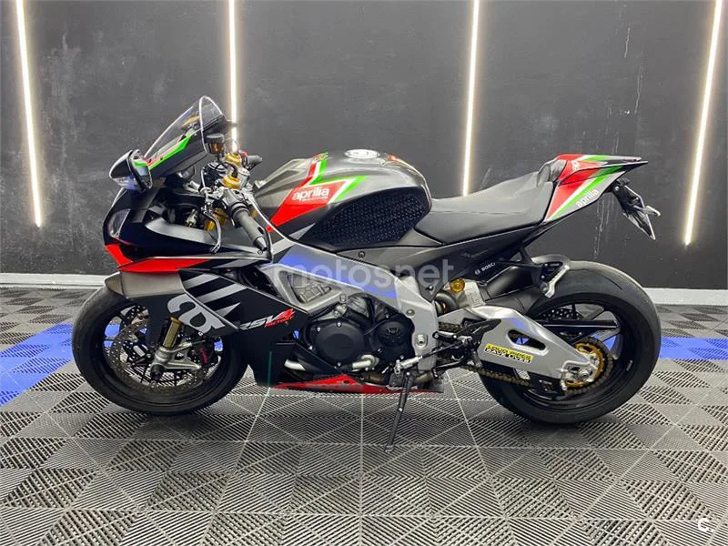 Aprilia RSV4 – Vista 4