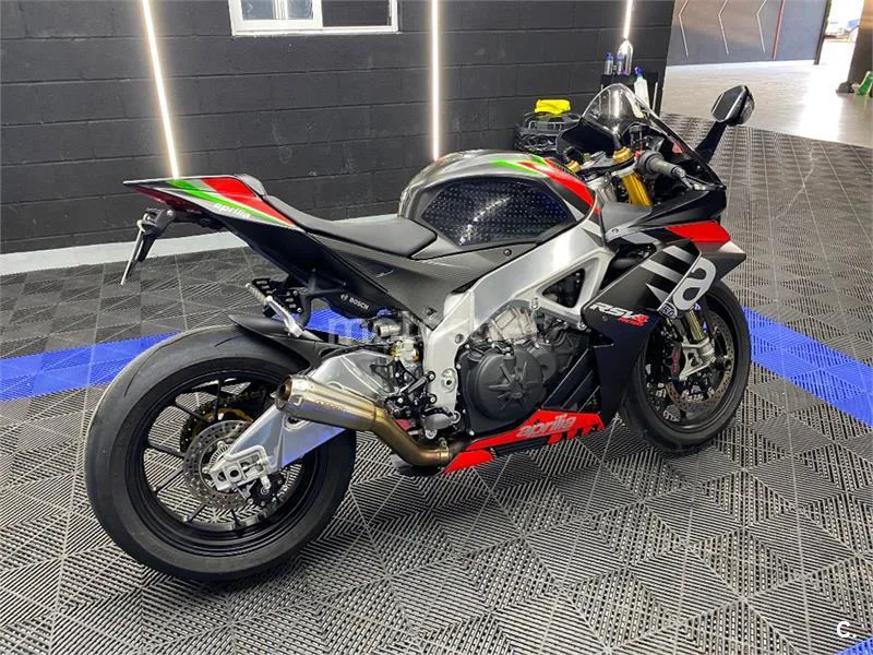 Aprilia RSV4 – Vista 7