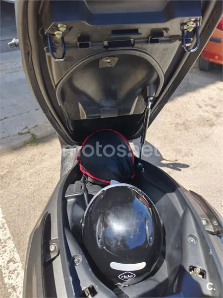 Kymco Super Dink 125 – Vista 3