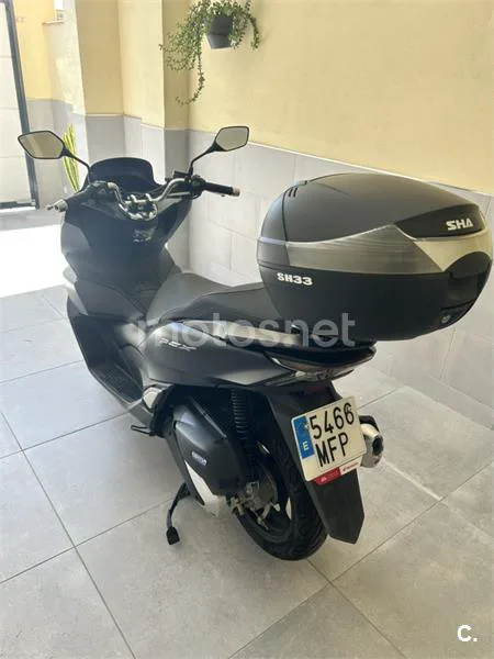 Honda PCX 125 – Vista 4