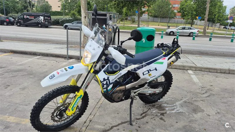 Husqvarna 701 Enduro – Vista 3