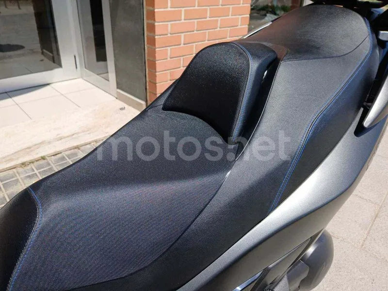 Suzuki Burgman 400 – Vista 15