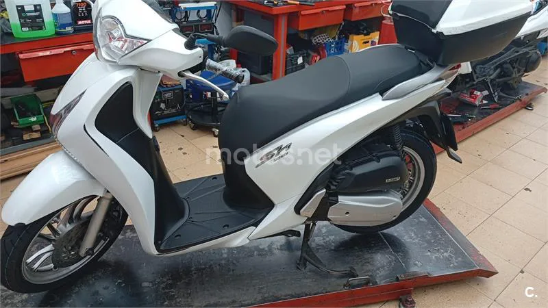 Honda SH 125i – Vista 3