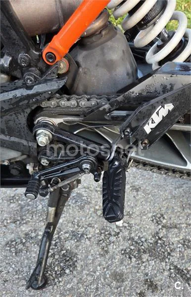 KTM 125 – Vista 10