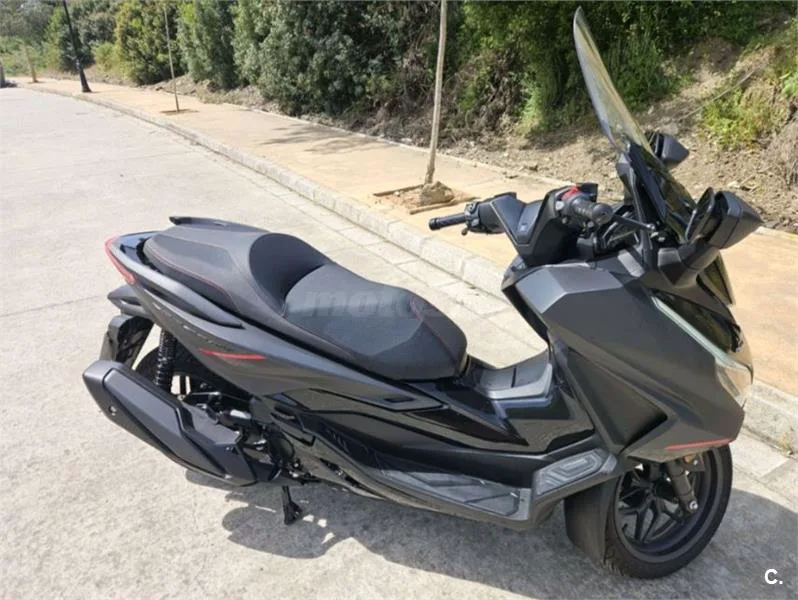 Honda Forza 350 – Vista 4