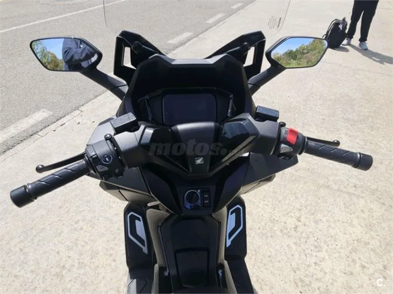 Honda Forza 350 – Vista 6