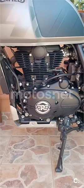 Royal Enfield Scram 411 – Vista 3