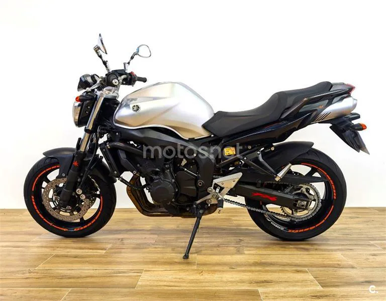 Yamaha FZ6 S2 – Vista 5