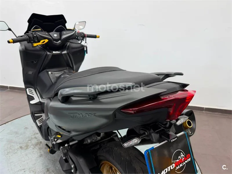 Yamaha TMAX 560 – Vista 11