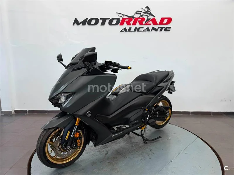 Yamaha TMAX 560 – Vista 13