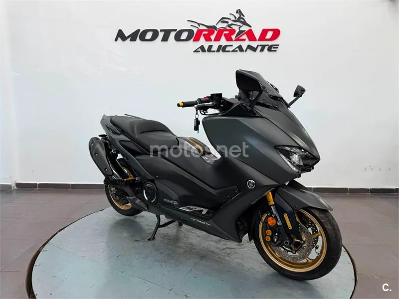 Yamaha TMAX 560 – Vista 15