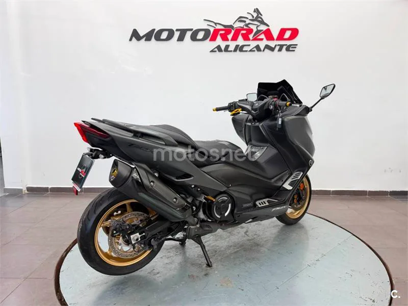 Yamaha TMAX 560 – Vista 3