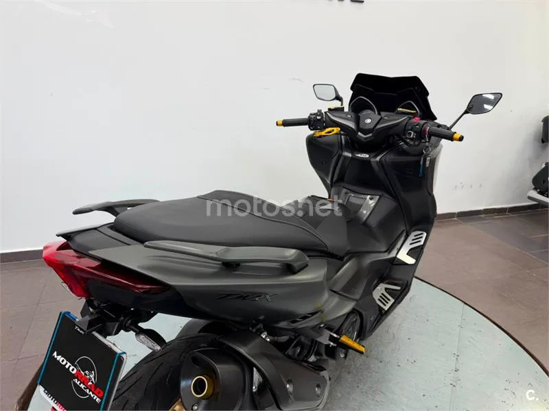 Yamaha TMAX 560 – Vista 7