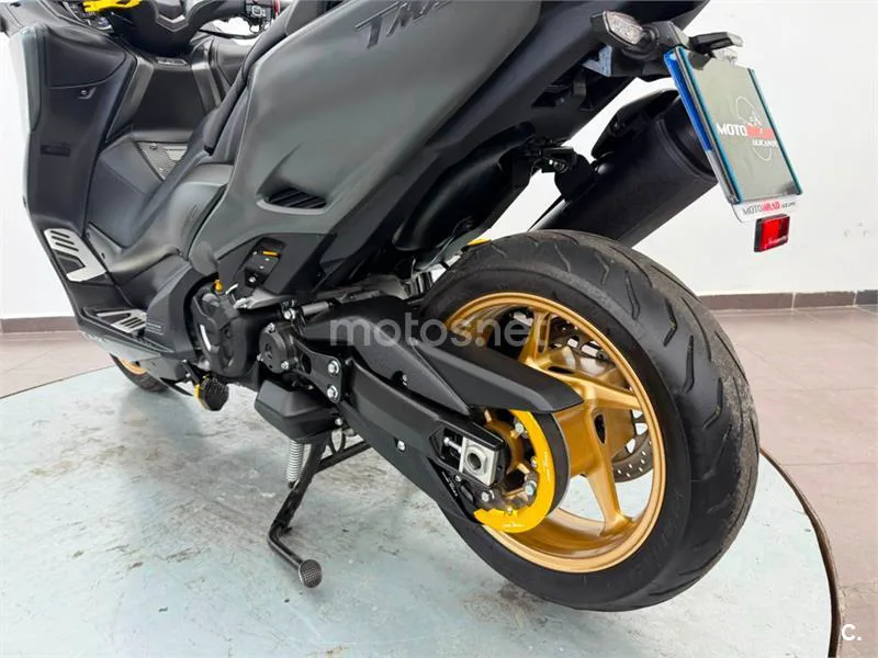 Yamaha TMAX 560 – Vista 9