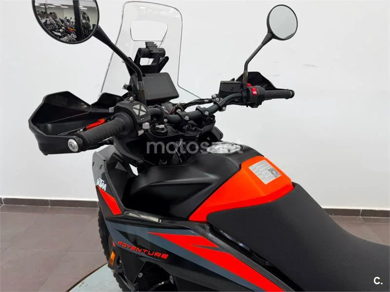 KTM 890 – Vista 11