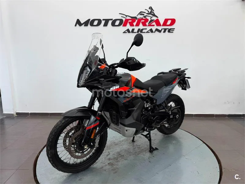 KTM 890 – Vista 15