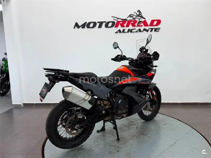 KTM 890 – Vista 3