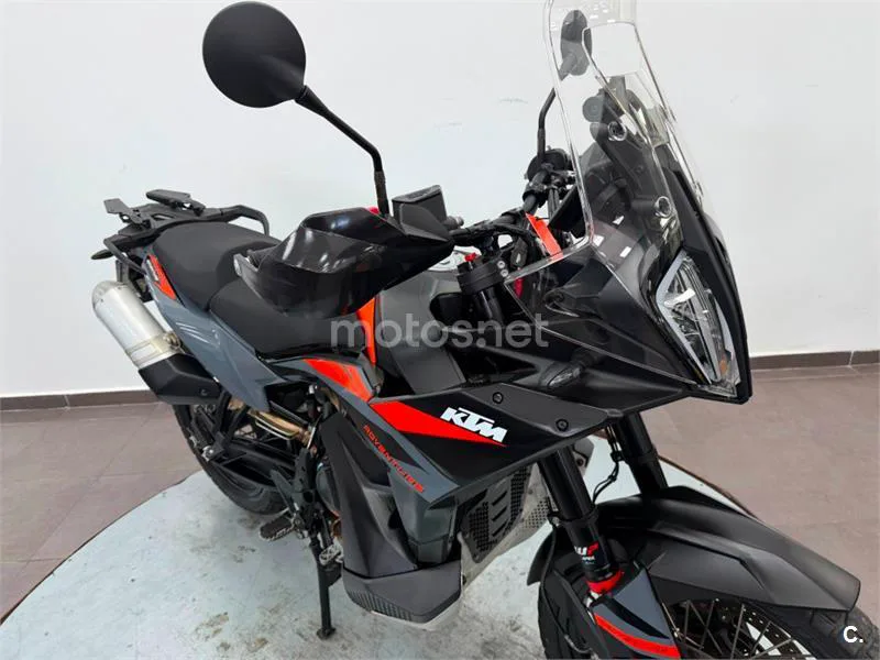 KTM 890 – Vista 22