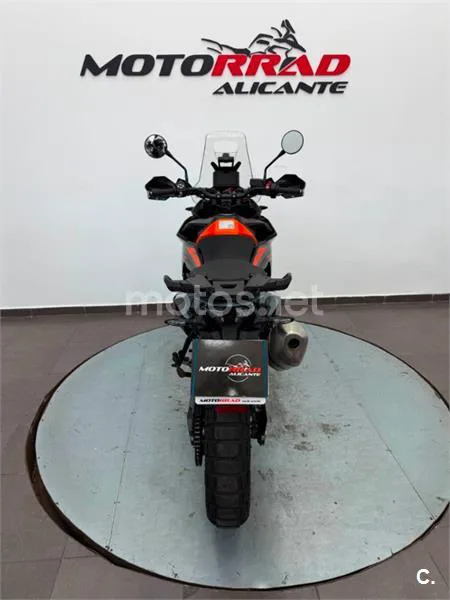 KTM 890 – Vista 4