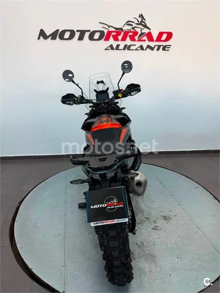KTM 890 – Vista 4
