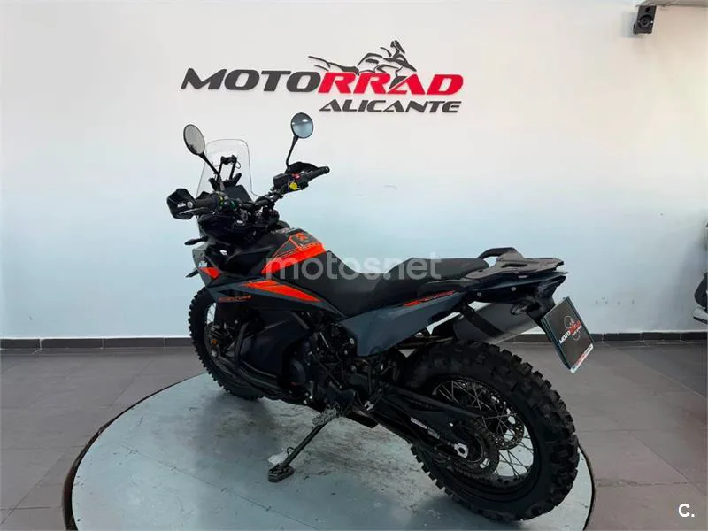 KTM 890 – Vista 5