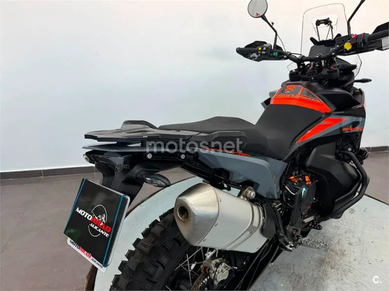 KTM 890 – Vista 6