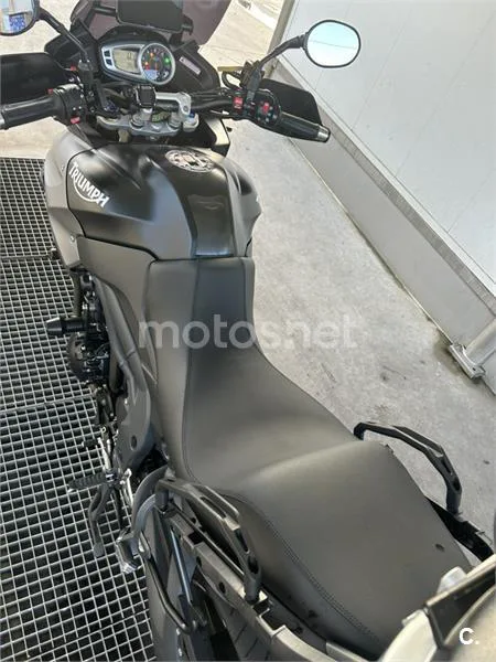 Triumph Tiger 1050 – Vista 17