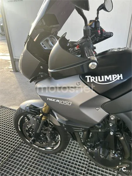 Triumph Tiger 1050 – Vista 4