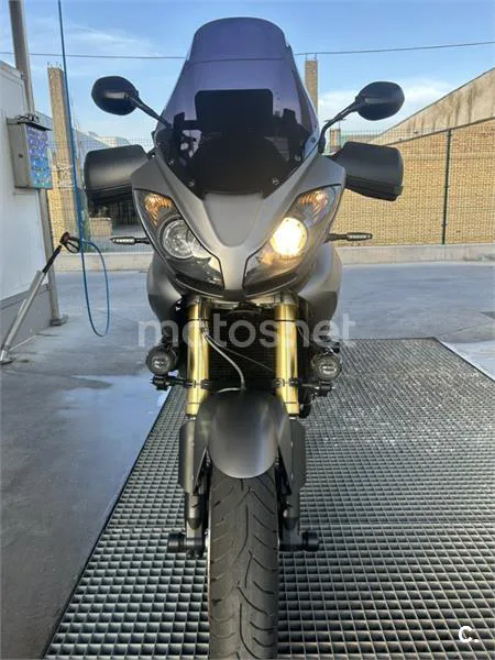 Triumph Tiger 1050 – Vista 10