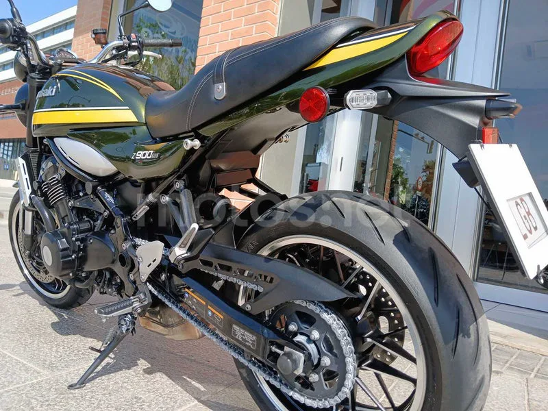 Kawasaki Z900RS - Vista 15