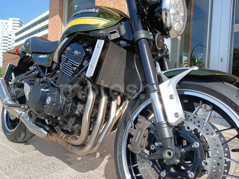 Kawasaki Z900RS - Vista 8