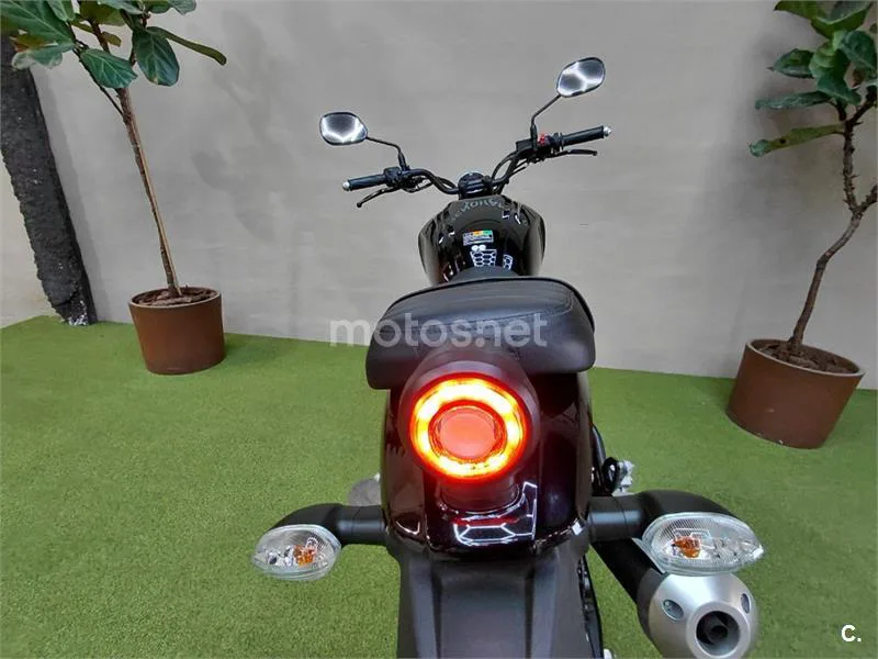 Yamaha XSR 125 – Vista 8