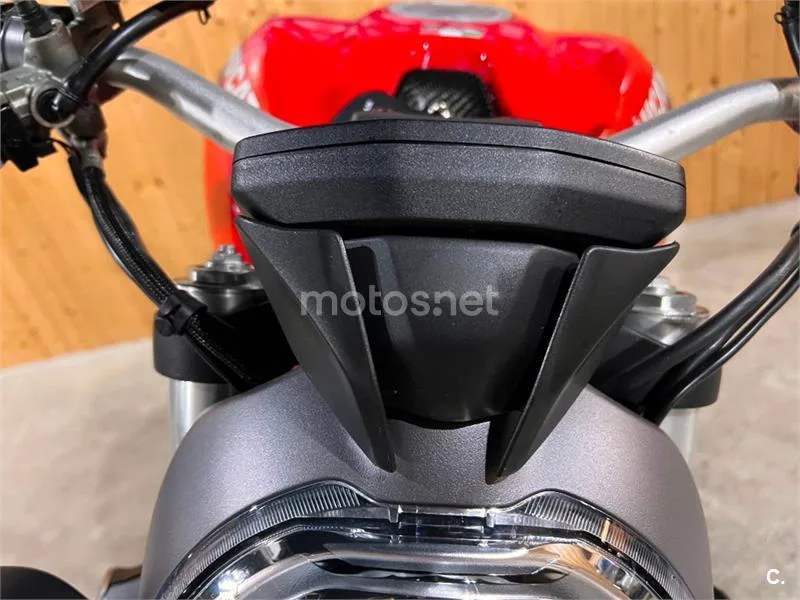 Ducati Monster 1200 – Vista 25