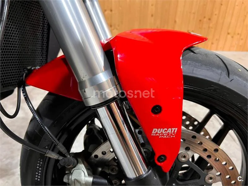 Ducati Monster 1200 – Vista 33