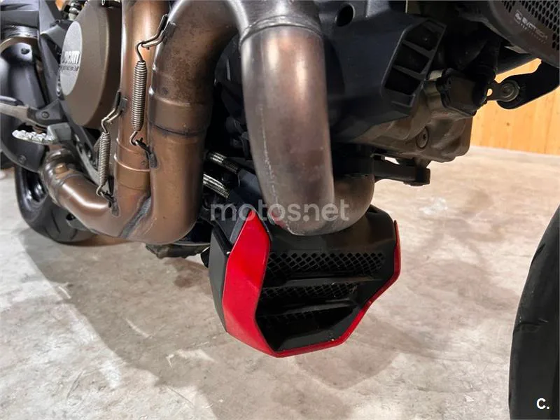 Ducati Monster 1200 – Vista 36