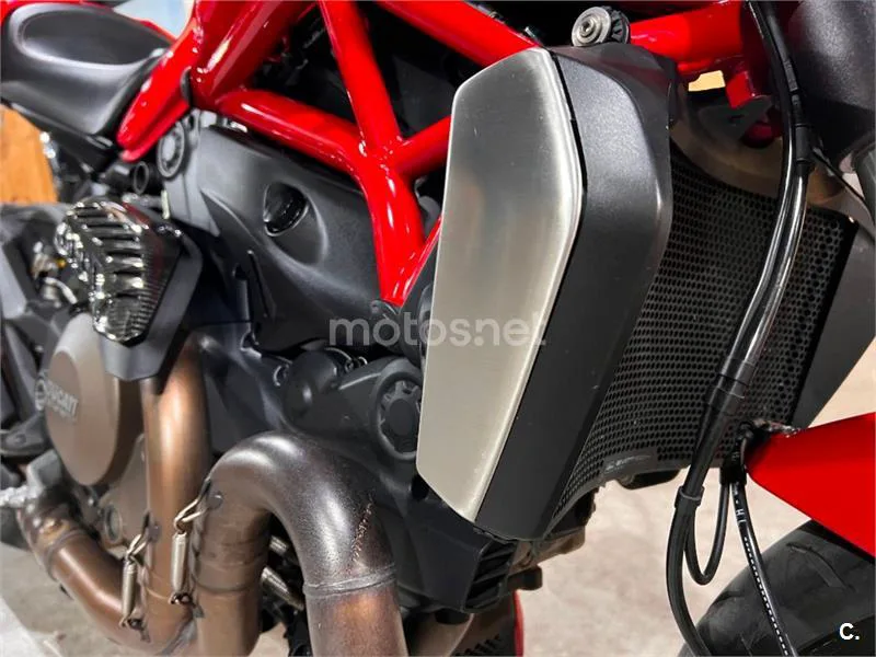 Ducati Monster 1200 – Vista 37