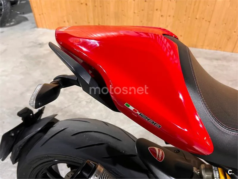 Ducati Monster 1200 – Vista 47