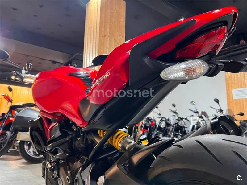 Ducati Monster 1200 – Vista 60