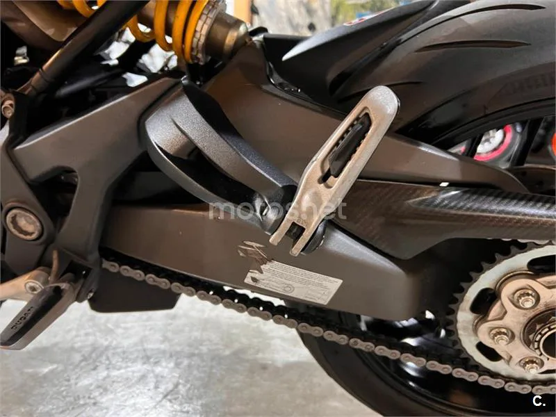 Ducati Monster 1200 – Vista 64
