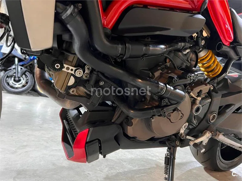Ducati Monster 1200 – Vista 70