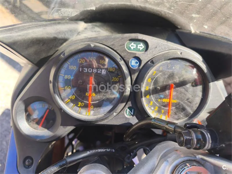 Honda CBR 125 R – Vista 4
