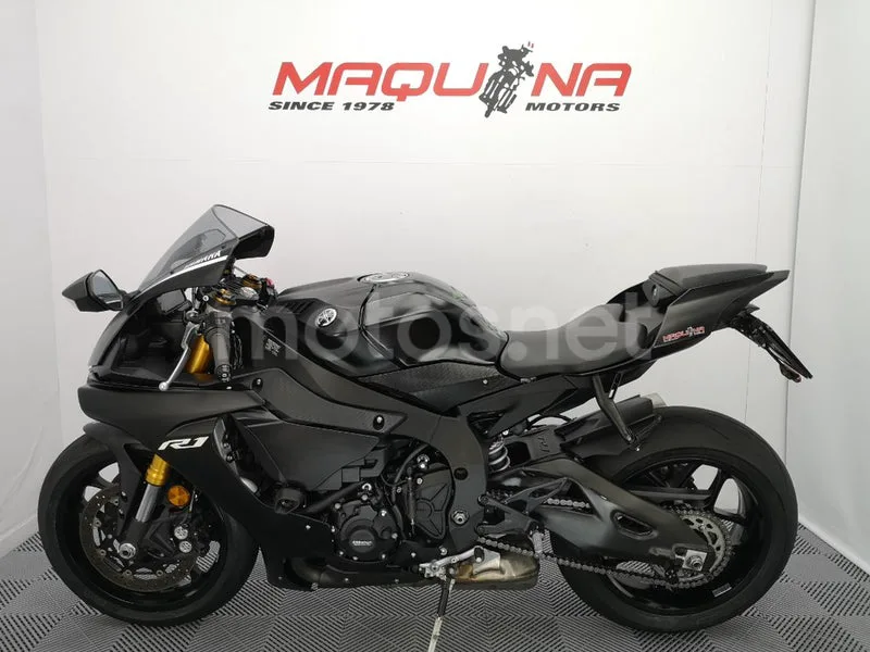 Yamaha R1 – Vista 16