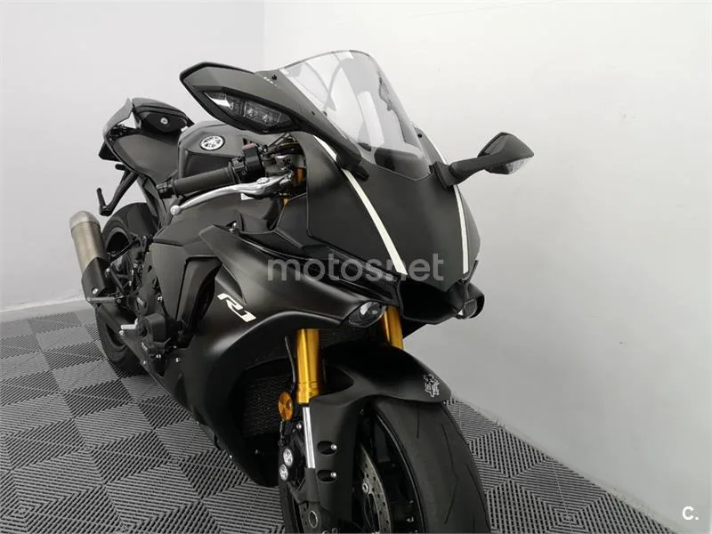 Yamaha R1 – Vista 3