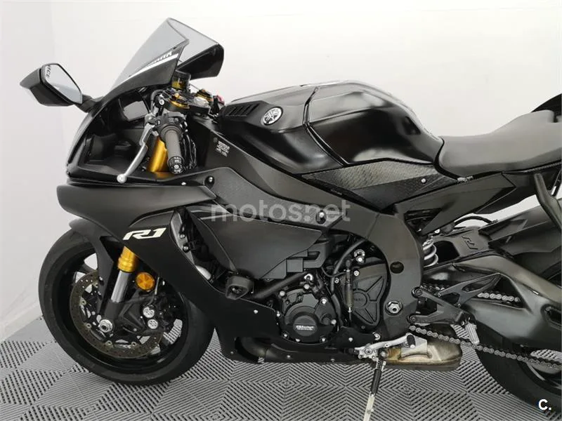 Yamaha R1 – Vista 21