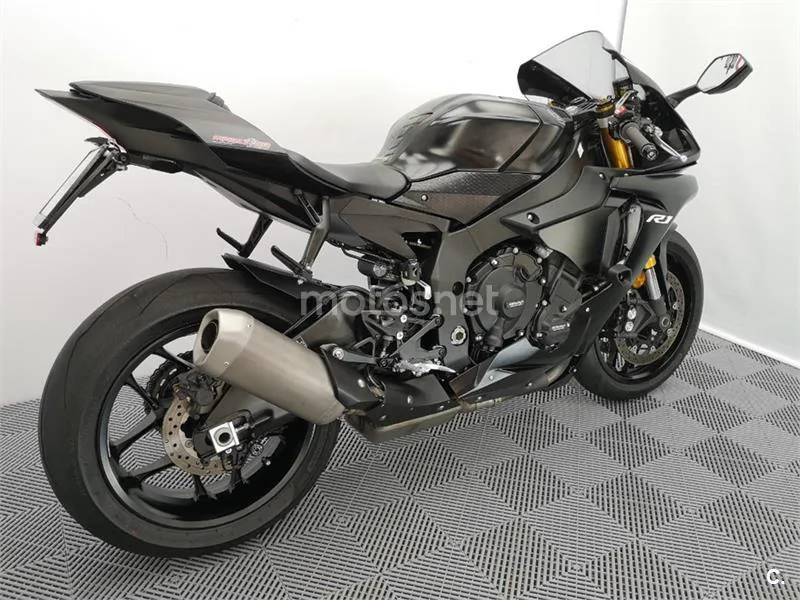 Yamaha R1 – Vista 4