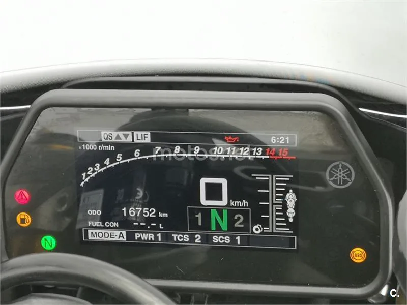 Yamaha R1 – Vista 8