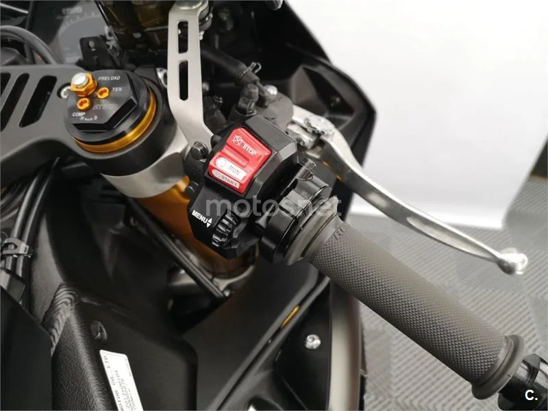 Yamaha R1 – Vista 10
