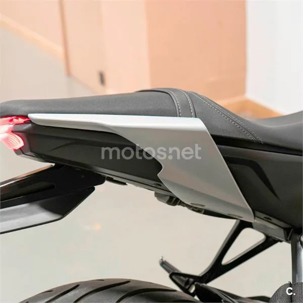 Yamaha MT-125 – Vista 12