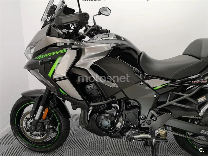 Kawasaki Versys 1100 – Vista 20