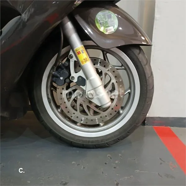 Piaggio X10 350 – Vista 15